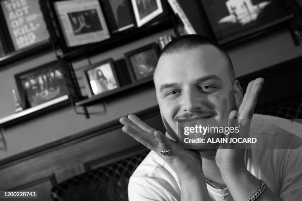 Glints Singer 54 Maarschalk Stock Photos, High-Res Pictures, and Images - Getty Images