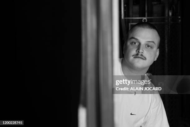 Glints Singer 54 Maarschalk Stock Photos, High-Res Pictures, and Images - Getty Images