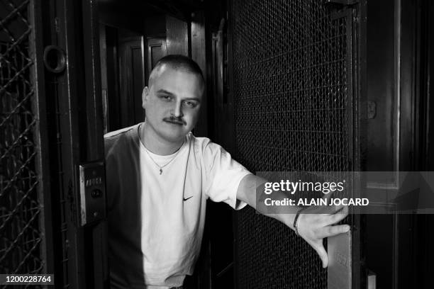 Glints Singer 54 Maarschalk Stock Photos, High-Res Pictures, and Images - Getty Images