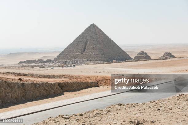 the great pyramids fo gizeh, cairo - ägypten stock pictures, royalty-free photos & images