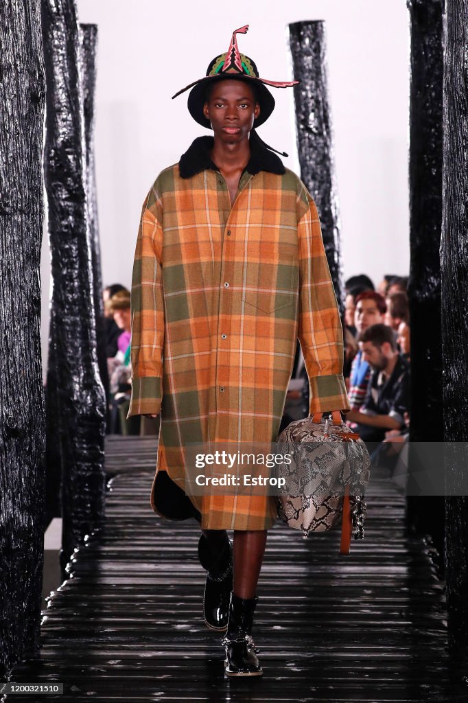 Loewe : Runway - Paris Fashion Week - Menswear F/W 2020-2021