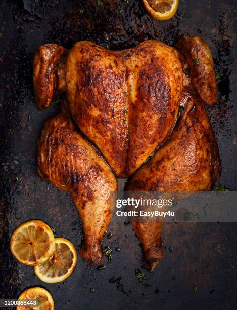 boterachtige geroosterde kip - chicken drumsticks stockfoto's en -beelden