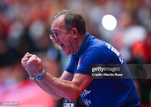 Lino Červar, Head coach of Croatia reacts during the Men's EHF EURO 2020 main round group I match between Croatia and Germany at Wiener Stadthalle on...