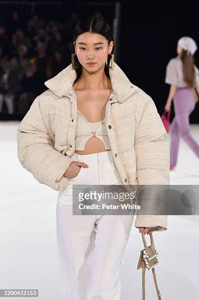Yoon Young Bae walks the runway during the Jacquemus Menswear... News ...