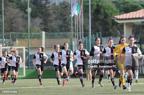 Players of Juventus enter the pitch before the Viareggio Women's Cup match between Juventus U19 and FC Internazionale U19 on February 13, 2020 in...