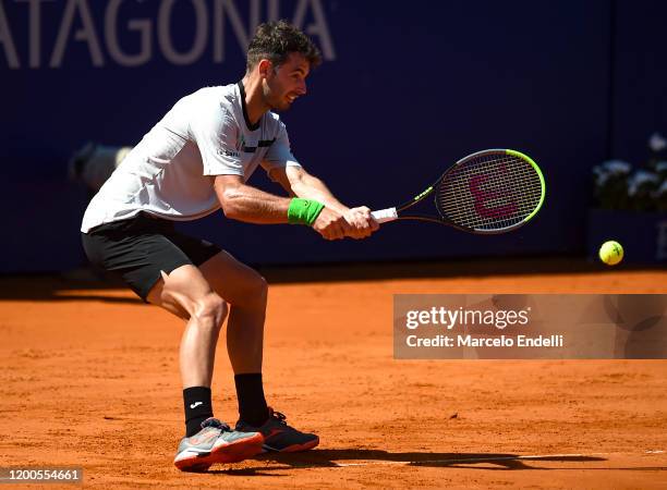 Juan Ignacio Londero of Argentina hits a backhand during his Men's Singles match against Laslo Djere of Serbia during day 4 of ATP Buenos Aires...