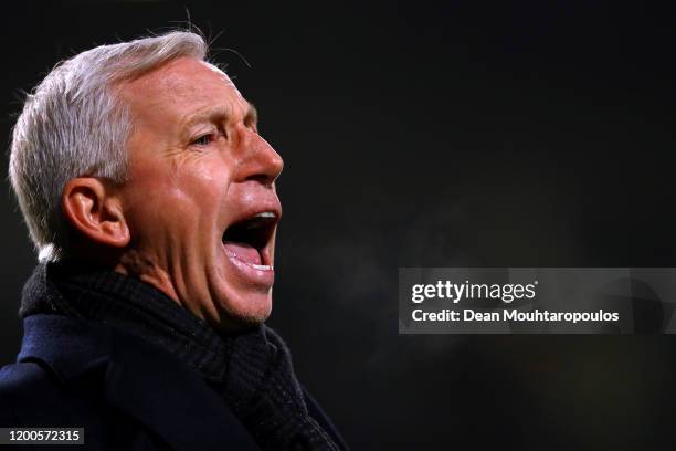 Den Haag manager / Head coach, Alan Pardew gives his players instructions from the sidelines during the Eredivisie match between ADO Den Haag and RKC...