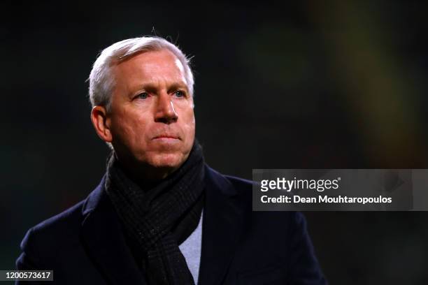 Den Haag manager / Head coach, Alan Pardew gives his players instructions from the sidelines during the Eredivisie match between ADO Den Haag and RKC...