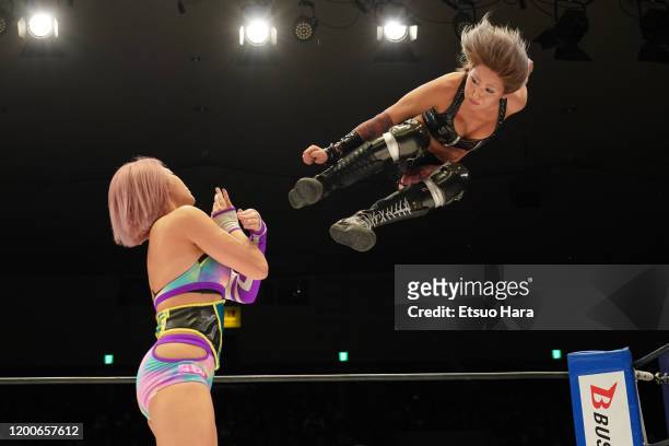 Giulia and Hana Kimura compete during the Women's Pro-Wrestling 'Stardom' at Korakuen Hall on January 19, 2020 in Tokyo, Japan.