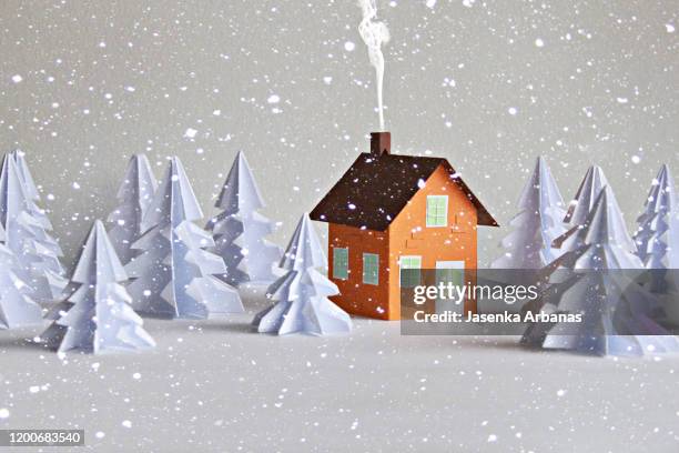 paper house - paper snowflakes stock-fotos und bilder