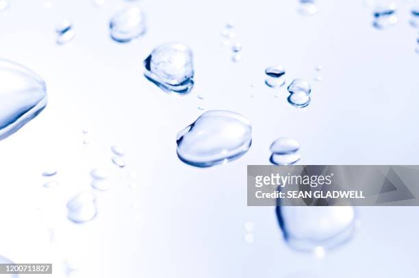 fresh water drops - süßwasser stock-fotos und bilder