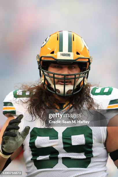 David Bakhtiari of the Green Bay Packers warms up prior to their game against the San Francisco 49ers in the NFC Championship game at Levi's Stadium...