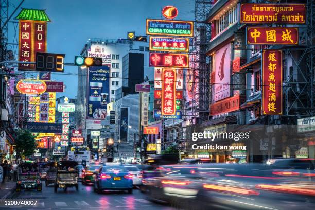 bangkok chinatown traffic at night - 中国語 ストックフォトと画像