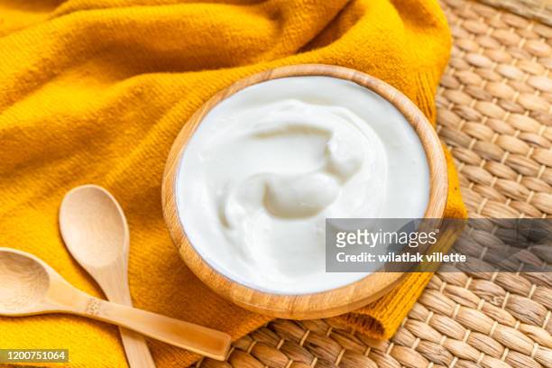 healthy breakfast with fresh greek yogurt on background - mayonnaise stock-fotos und bilder