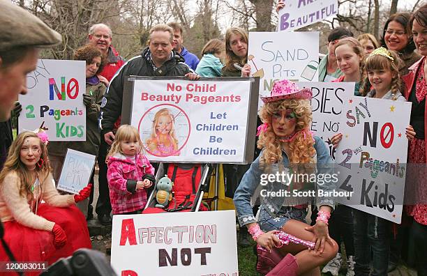 Melbourne Hosts Controversial Child Beauty Pageant Photos and Premium ...