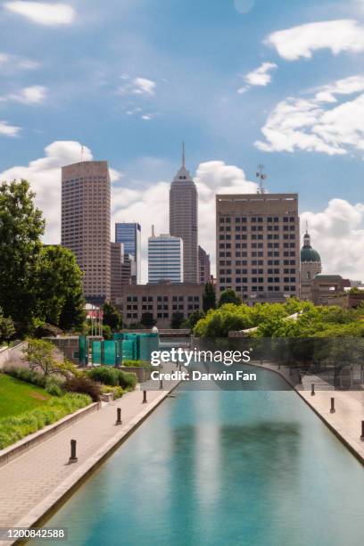 indianapolis city skyline, indiana - indianapolis canal stock pictures, royalty-free photos & images