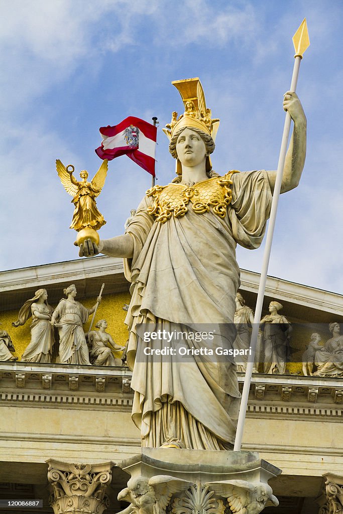 Estatua de atenea, Viena