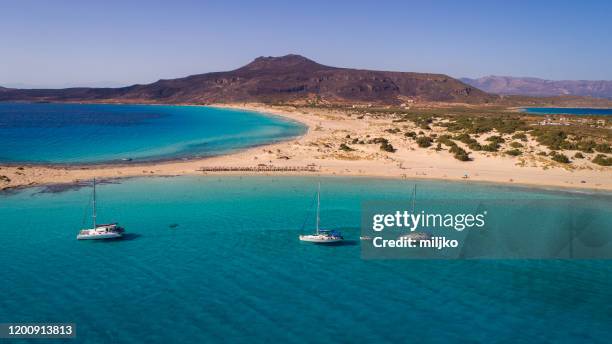 elafonisi beach on south peloponnese - peloponeso imagens e fotografias de stock