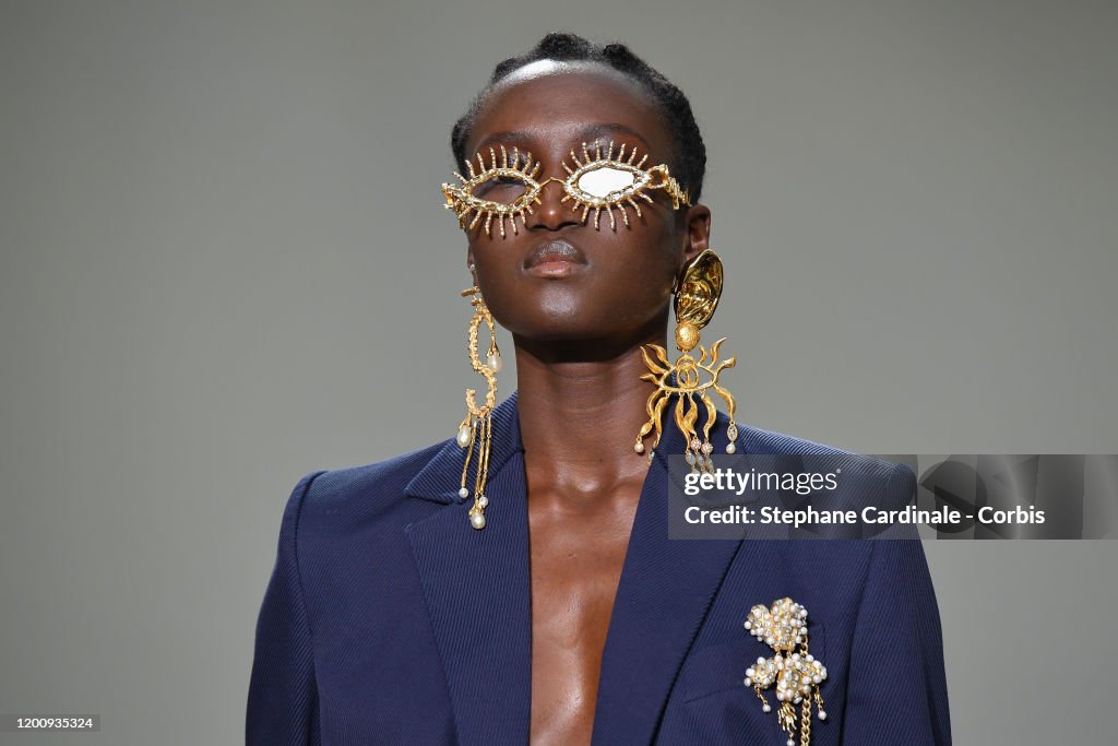 Schiaparelli : Runway - Paris Fashion Week - Haute Couture Spring/Summer 2020