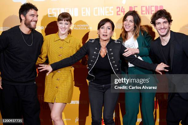 Actors Alfonso Bassave, Alba Ribas, director Laura Mana, Natalia Tena and Quim Gutierrez attend 'Te quiero, imbecil' photocall at Hotel Urso on...