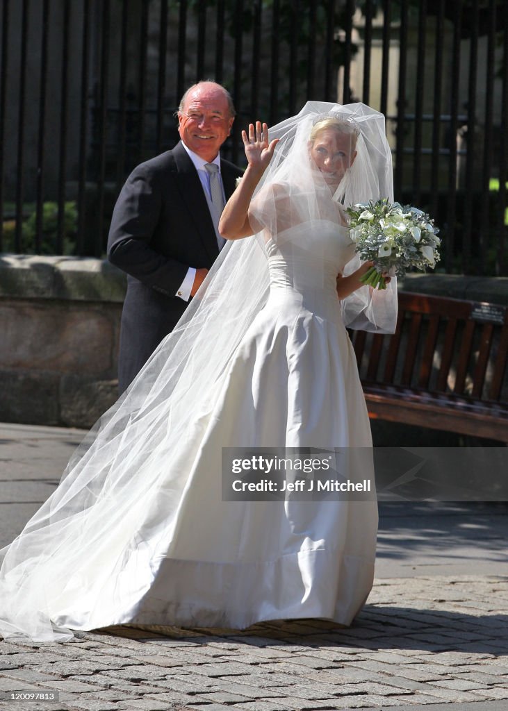 zara phillips wedding dress designer Celebrity Bride Zara Phillips Tindall Wedding dress