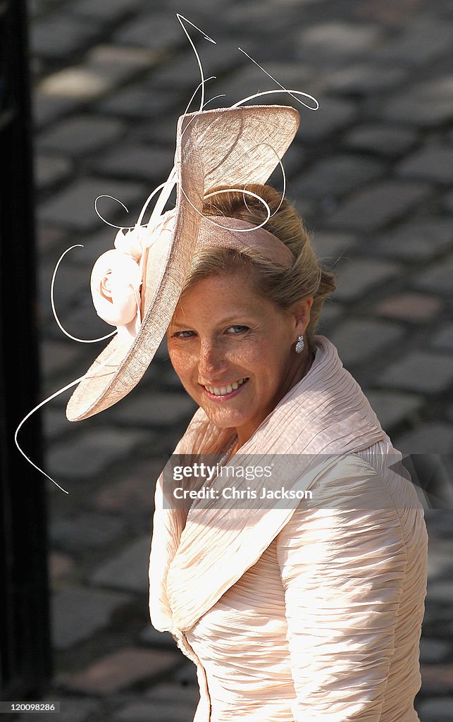 Zara Phillips Marries Mike Tindall In Edinburgh