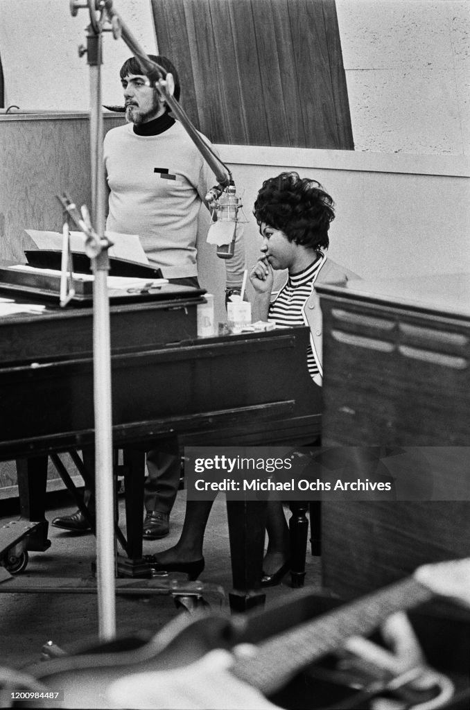 Recording of Aretha Franklin's Album 'This Girl's in Love with You' At Atlantic Studios