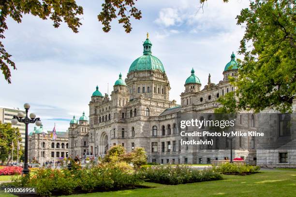 victoria, british columbia's parliament building - british columbia legislature stock pictures, royalty-free photos & images