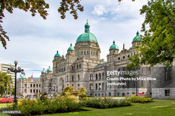 victoria, british columbia's parliament building - canadian legislation bildbanksfoton och bilder