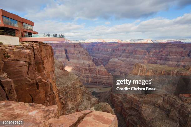 skywalk del gran cañón - paso elevado fotografías e imágenes de stock