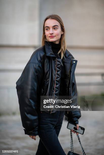 Model Maartje Verhoef seen outside Alexandre Vauthier during Paris Fashion Week - Haute Couture Spring/Summer 2020 on January 21, 2020 in Paris,...