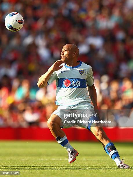 Clemente Rodriguez of Boca Juniors controls the ball during the Emirates Cup match between Arsenal and Boca Juniors at the Emirates Stadium on July...