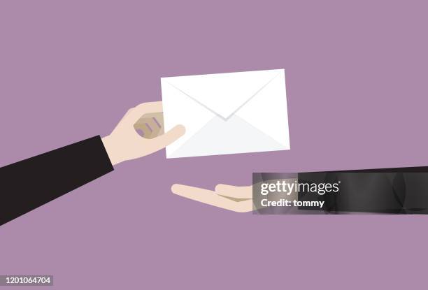 ilustraciones, imágenes clip art, dibujos animados e iconos de stock de empresario envía un sobre - business person handing over a letter