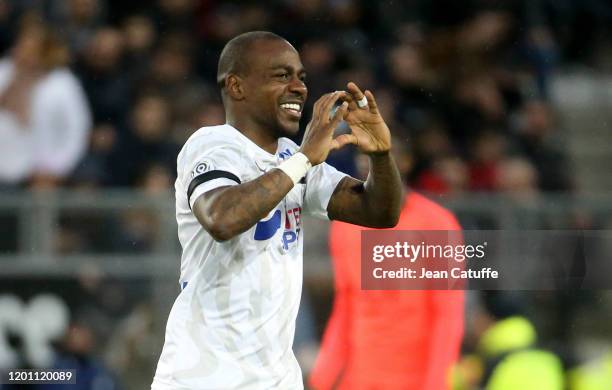 Gael Kakuta of Amiens celebrates his goal during the Ligue 1 match between Amiens SC and Paris Saint-Germain at Stade de la Licorne on February 15,...
