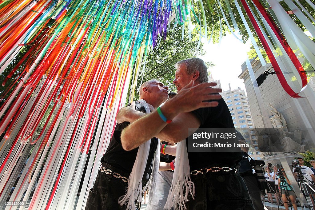 Same Sex Couples Tie The Knot At "Pop Up" Wedding Chapels In Central Park