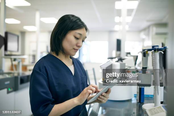 Medical Lab Tablet Photos and Premium High Res Pictures - Getty Images