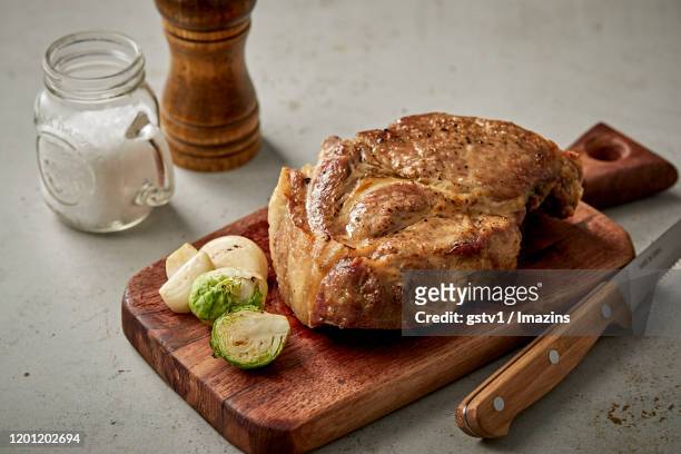 pork boston butt - roast pig stock pictures, royalty-free photos & images