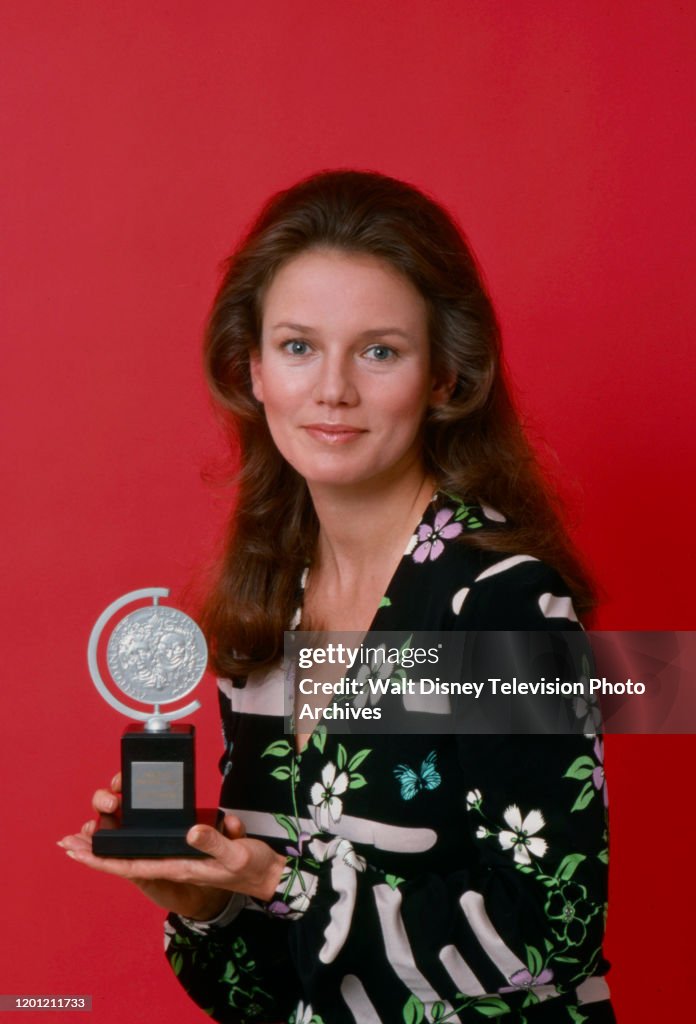 Trish Van Devere posing with her award from the 1976 Tony Awards. News