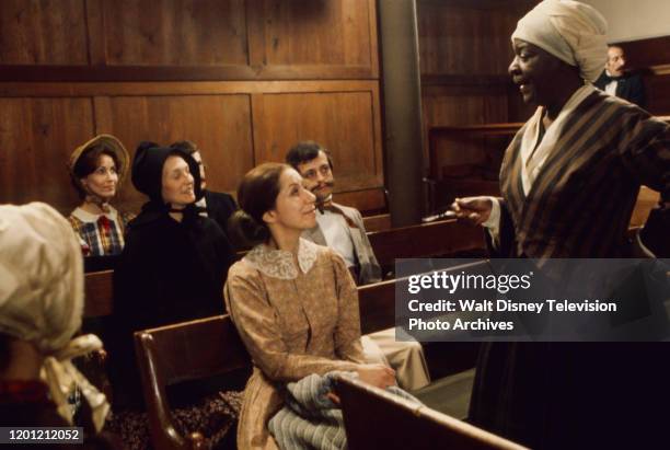 Claudia McNeil as Sojourner Truth, extras appearing in the ABC tv special 'American Woman: Portraits in Courage'.