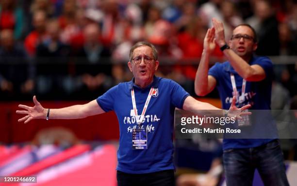 Lino Cervar, head coach of Croatia reacts during the Men's EHF EURO 2020 main round group I match between Croatia and Spain at Wiener Stadthalle on...