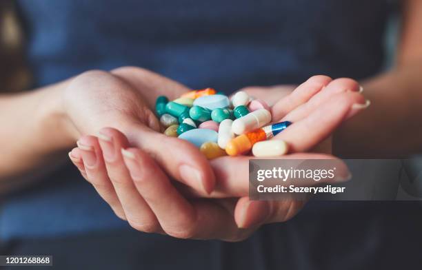 geneesmiddelen op recept - antidepressants stockfoto's en -beelden