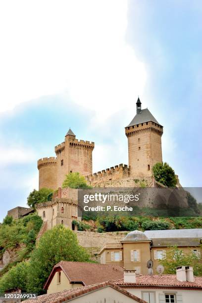 foix, the castle, whose first bases date from the 10th century - foix fotografías e imágenes de stock