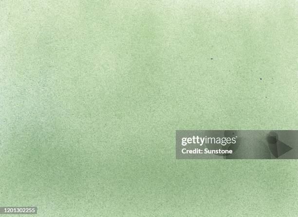 fine grain grunge retro vintage forest green airbrush paint spraypaint texture - grainy gradient stock pictures, royalty-free photos & images