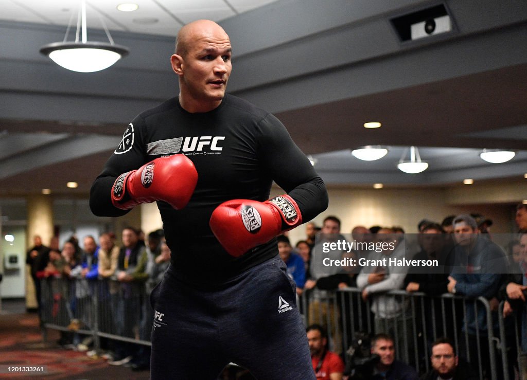 UFC Fight Night Blaydes v dos Santos: Open Workouts