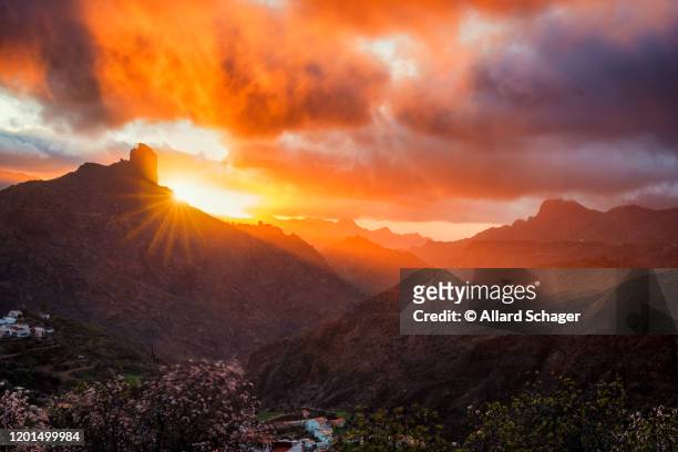 sunset in village of tejeda gran canaria spain - tejeda fotografías e imágenes de stock