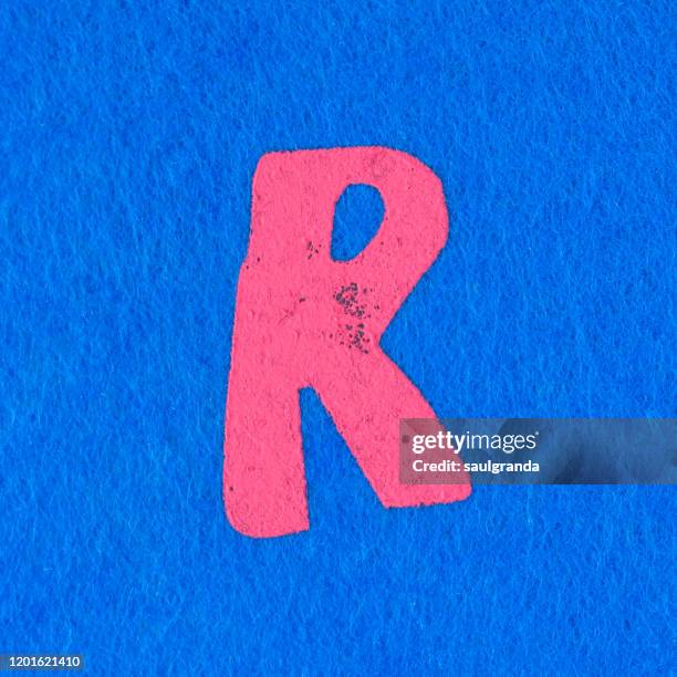 capital letter r painted on felt - letter r bildbanksfoton och bilder