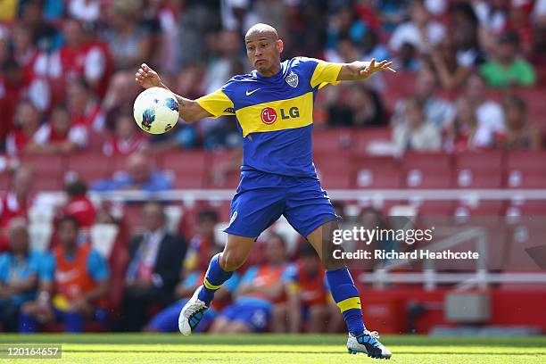 Clemente Rodriguez of Boca Juniors controls the ball during the Emirates Cup match between Boca Juniors and Paris St Germain at the Emirates Stadium...