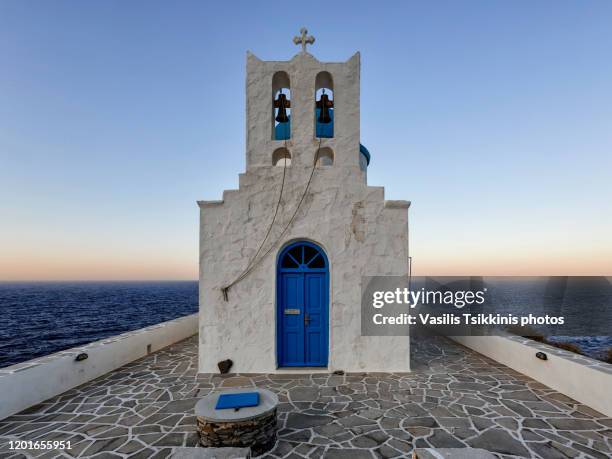 church of the seven martyrs close up - sifnos foto e immagini stock