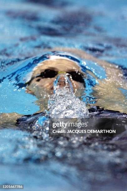 La Française Helene Ricardo sort de l'eau après un virage le 04 juillet 2000 à Helsinki, pendant la finale du 200m dos femmes , qu'elle terminé à la...