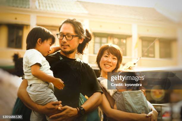 japanese backpackers families - tourist mother father child thailand stock pictures, royalty-free photos & images